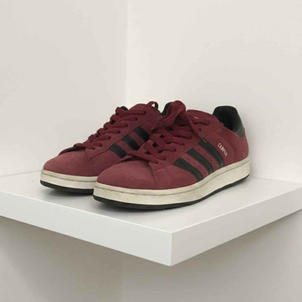 Hold Vintage Adidas campus suede lace up sneakers